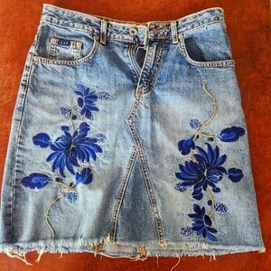 Retro Express Embriodered Denim Skirt